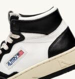 Autry άνδρες δίχρωμα mid sneakers medalist σε δερμάτινο λευκό και μαύρο 04FXF26 - Image 6