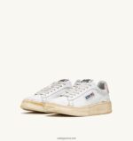 Autry γυναίκες Χαμηλά vintage sneakers ντάλας με φινίρισμα κόλλας σε λευκό δέρμα και ροζ πούδρα 04FXF262 - Image 2
