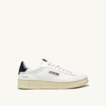 Autry γυναίκες Dalas χαμηλά sneakers σε δερμάτινο λευκό και κενό 04FXF250